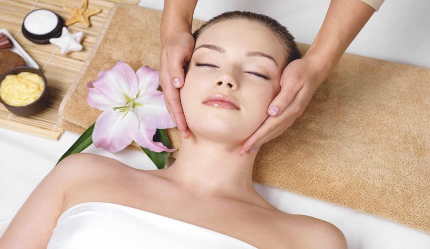 Facial massage in Lyon with natural ingredients